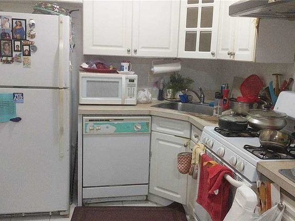 3rd image of 8424 169th St
