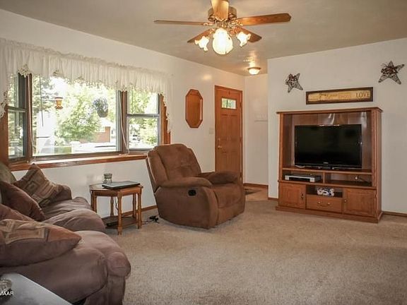 4th image of 322 4th Ave E