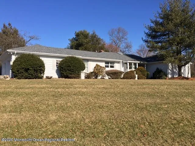 17 Surrey Ln photo 1