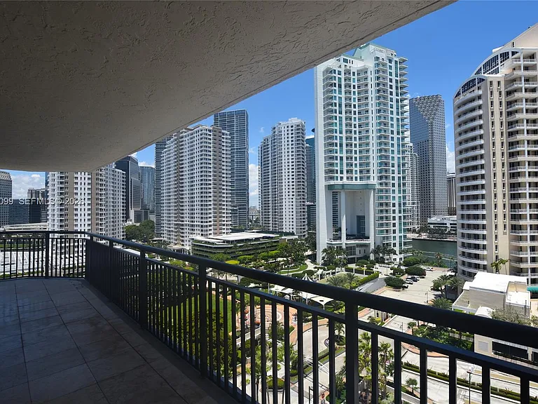 540 Brickell Key Dr #1513 — Photo 5