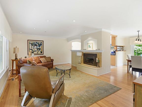 4th image of 1011 WOODLAWN Drive