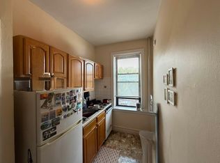 32-82 42nd St APT C3, Astoria, NY 11103