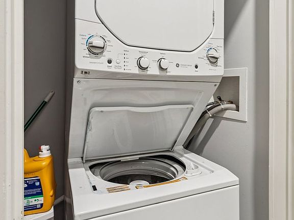 4th image of 3849 Lancaster Ave Unit 202
