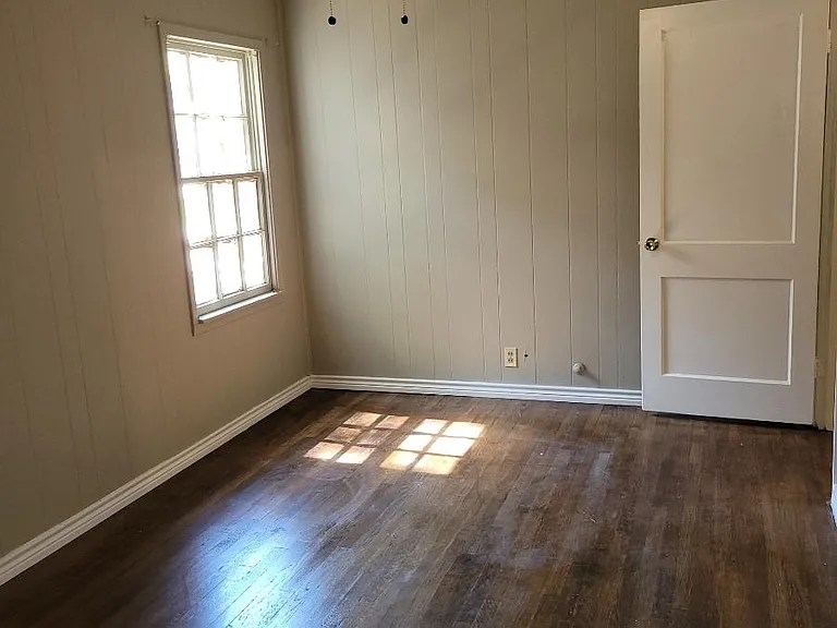 4290 Dallas St — Photo 11