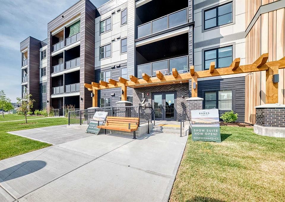 1st image of 175 N Wolf Hollow Cres SE #115