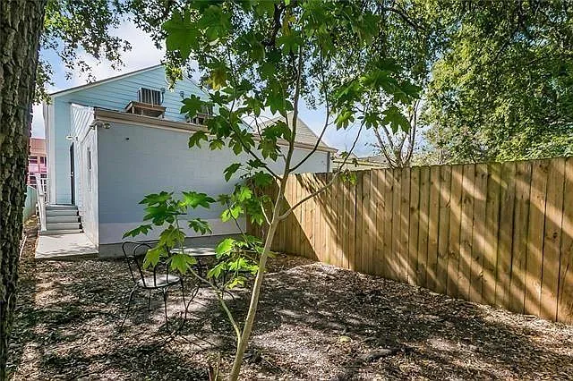 2211 Magnolia St — Photo 8