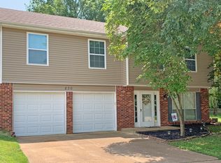 230 Brookmont Farm Ct, Ballwin, MO 63021