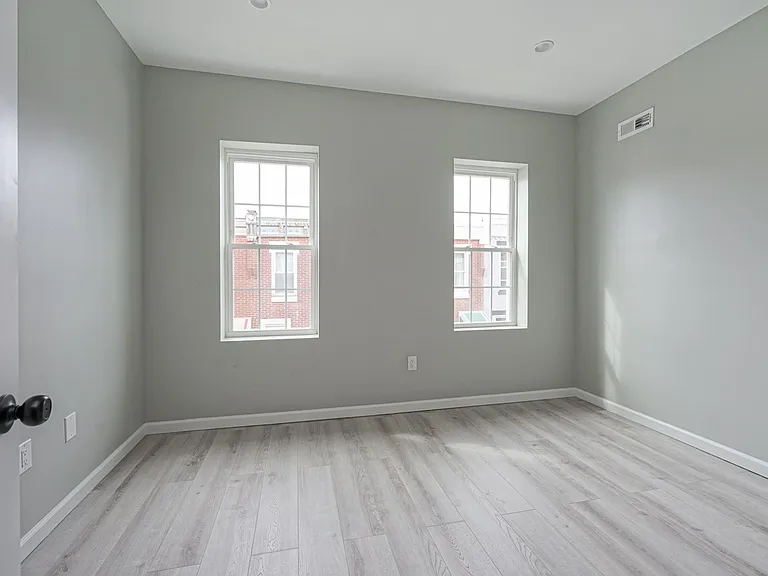 333 Daly St — Photo 19