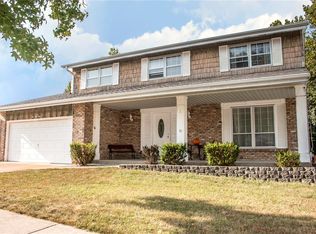 535 May Valley Dr, Fenton, MO