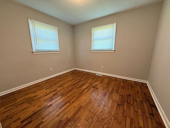 3rd image of 2776 North Ave
