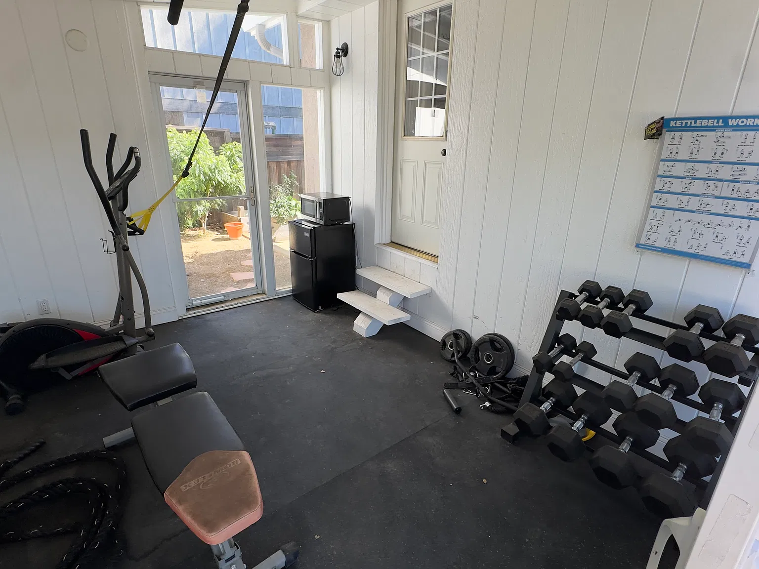 4 bed, 2544 sqft, $2,200 — Photo 1