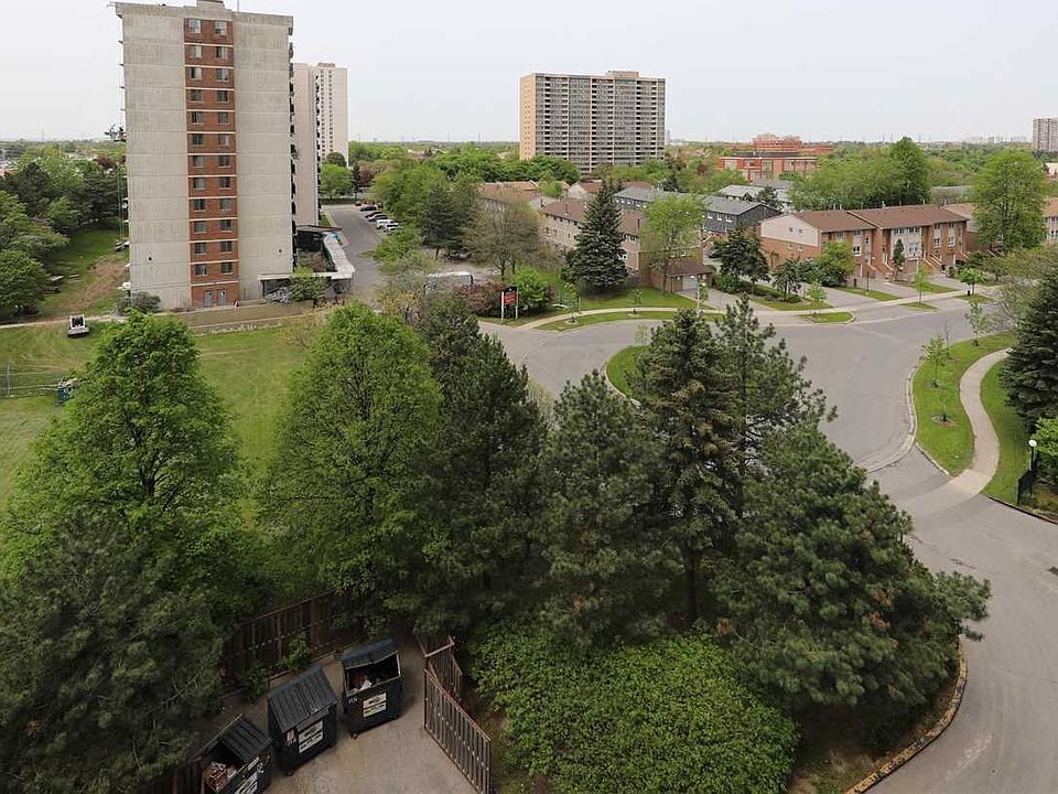 2nd image of 10 Stonehill Ct #808