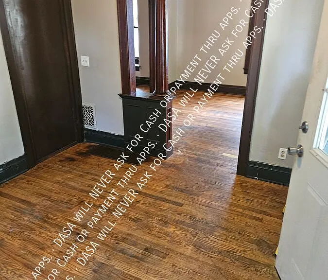 31 Mona St #LOWER — Photo 4