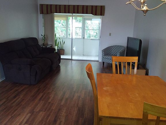 2nd image of 2500 Barkley Dr W #H