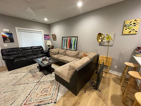 4th image of 2305 SE Sydney Ln