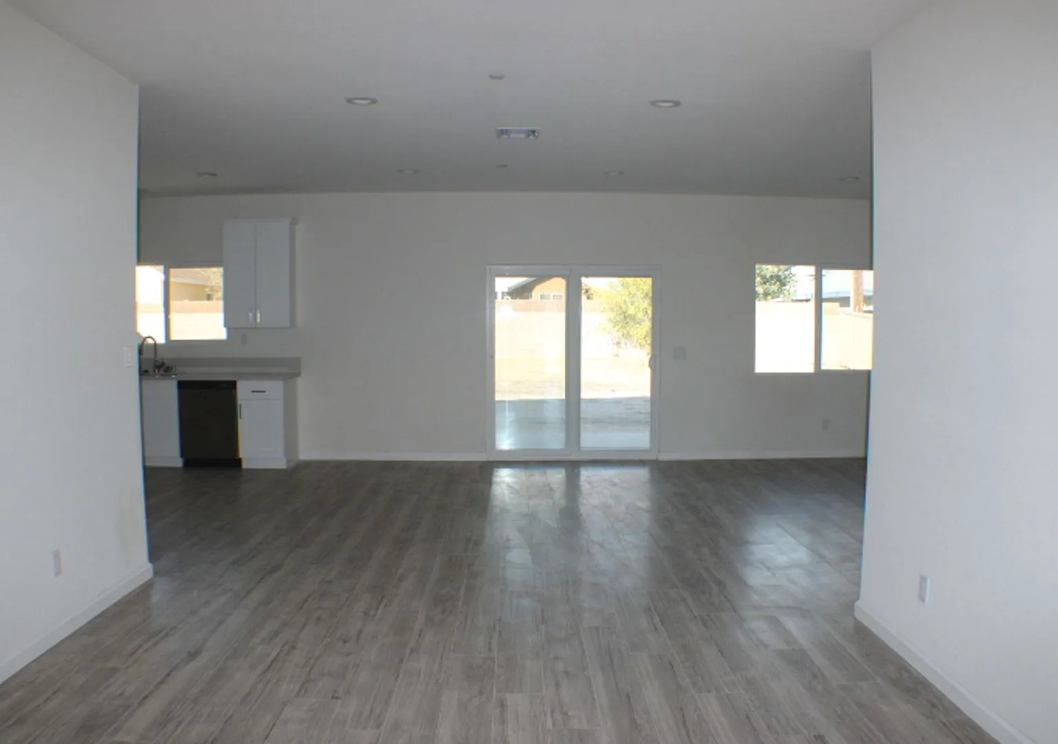 New Construction - 4 Bedroom & 1 Office Room + 3 Bathrooms - Move In Ready! — Photo 2