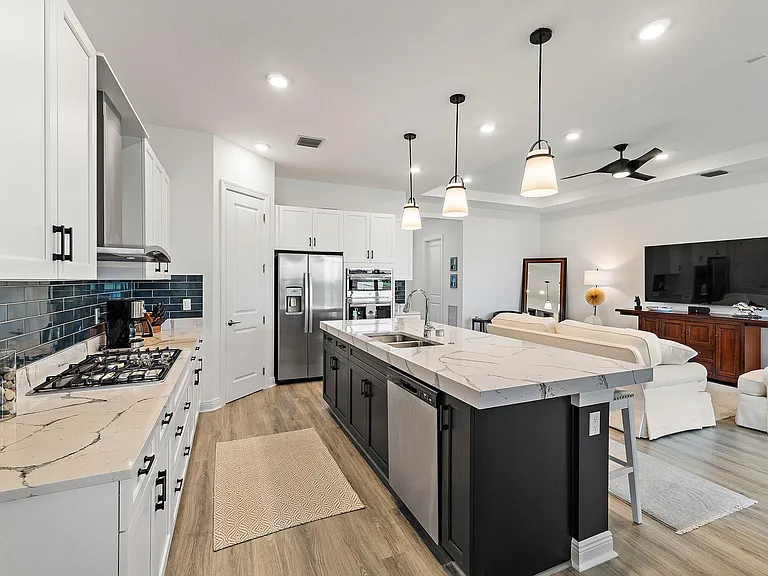 15883 Key Biscayne Ln — Photo 15