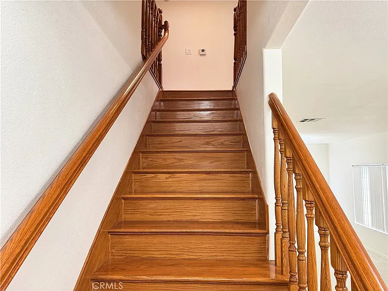 18319 Hart St #3 — Photo 10