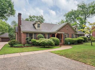 490 Colonial Rd, Memphis, TN 38117