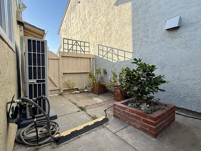 1780 Kyra Cir — Photo 38