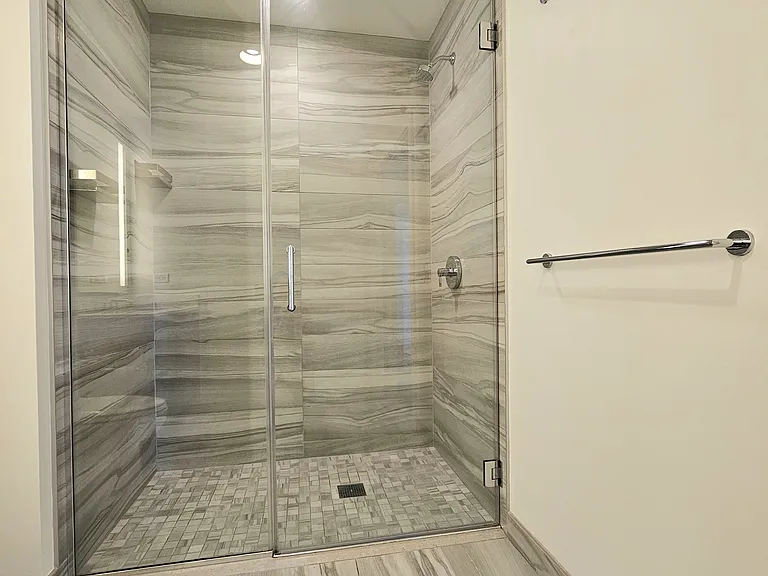 338 Main St #17H — Photo 9