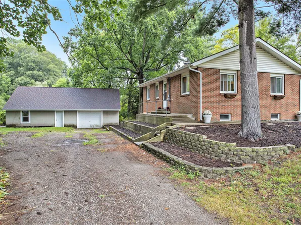 26924 38th Ave, Paw Paw, MI 49079