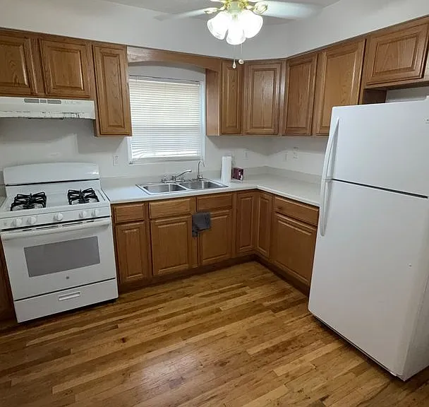 Gold & Ash Property — Photo 3