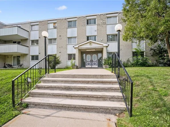 6 Walton Ave #107, Kitchener, ON N2C 2B5