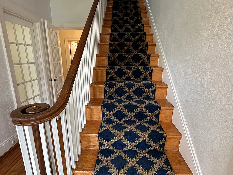 209 Randolph Cir — Photo 10