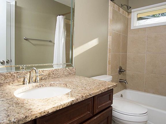 3rd image of 2221 Rockview Ln