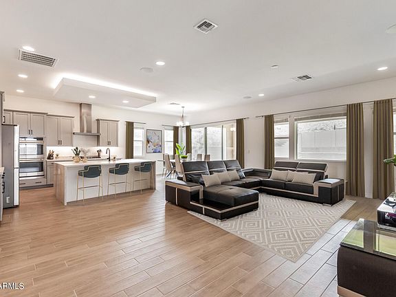3rd image of 1229 E Paseo Way