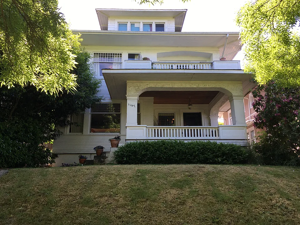 1147 17th Ave E