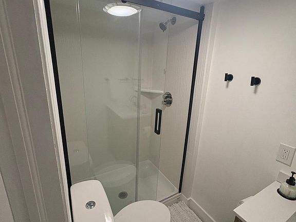 4th image of 2313 Grandview Ave Floor 3