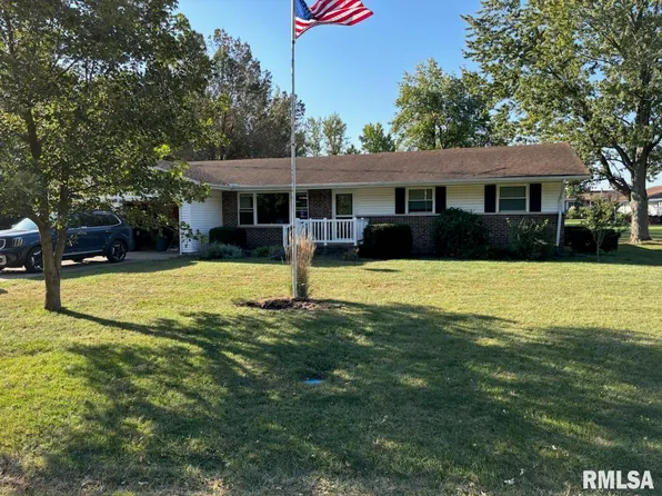 3 Lakeview Dr, Bushnell, IL 61422