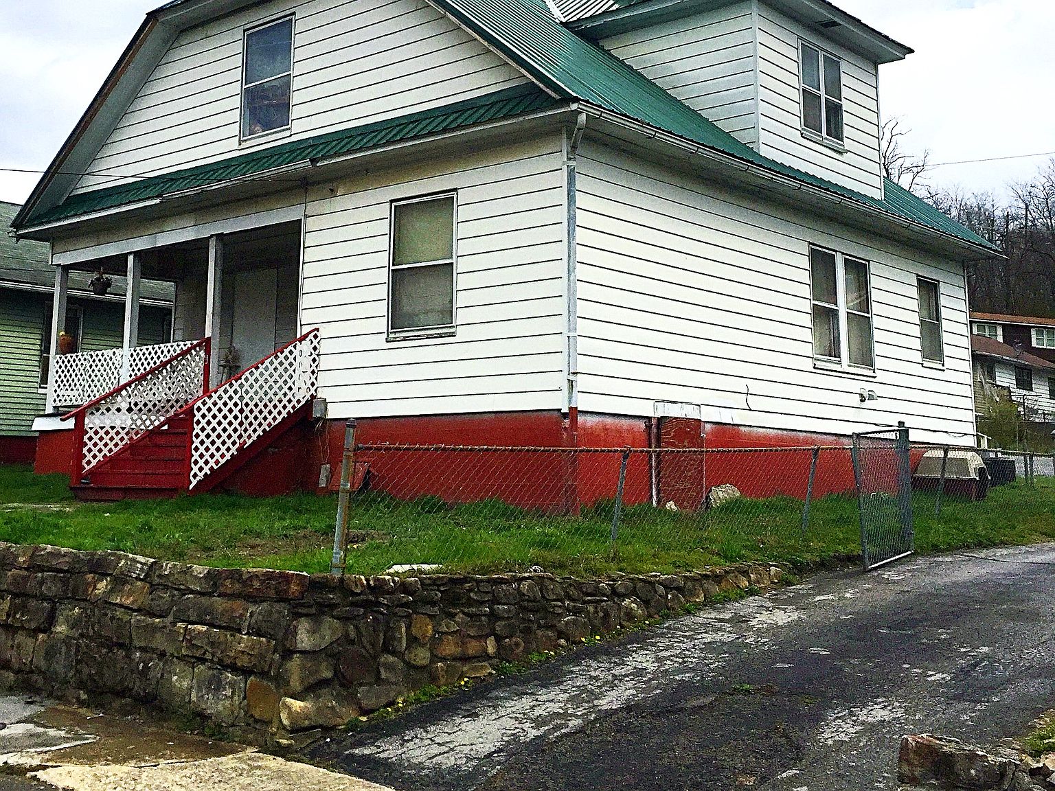 221 Spruce St, Appalachia, VA 24216 Zillow