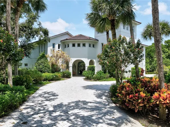 104 River Oak Ln, Indian River Shores, FL 32963