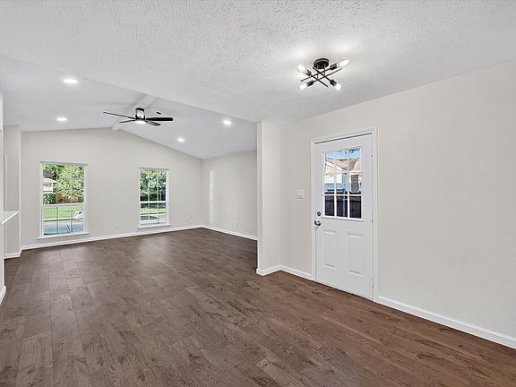 4th image of 428 Dollins St