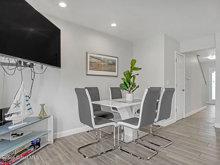 8309 Rosalind Ave — Photo 37