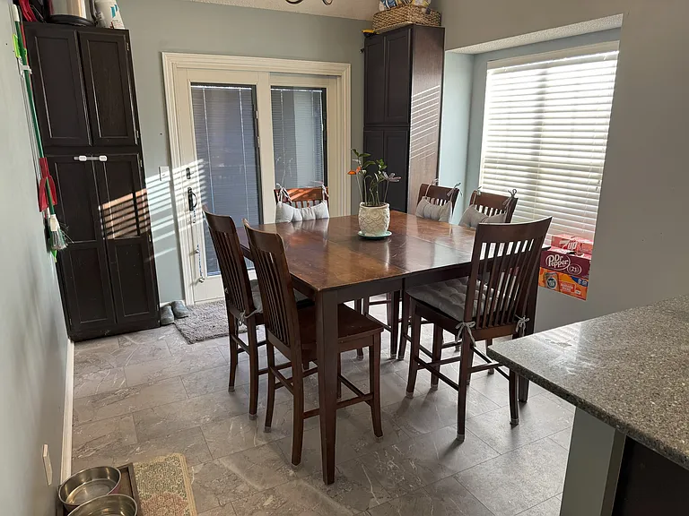 920 Colonial Dr — Photo 5