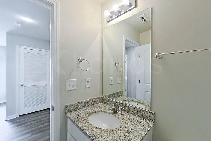 216 York Ln — Photo 13