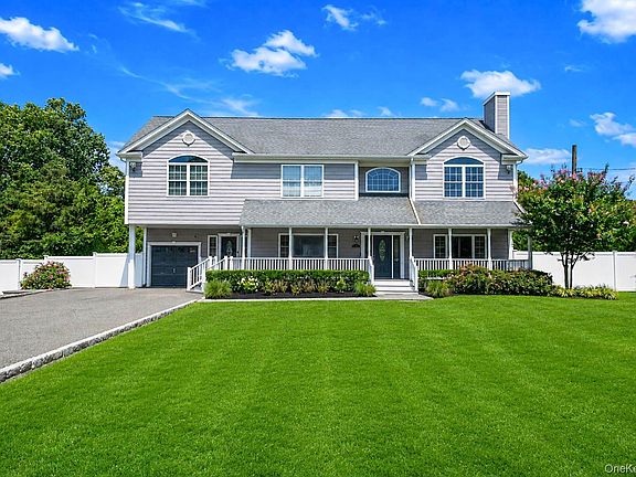 3rd image of 299 Patchogue Yaphank Road