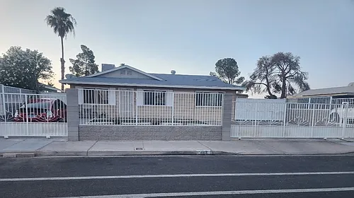 4814 E Harmon Ave Photo 1
