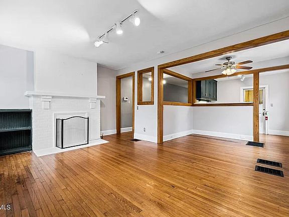 5th image of 1810 Washington Ave