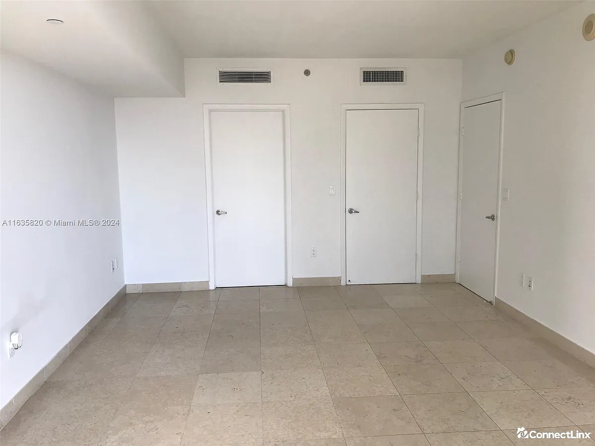 Building Photo - 495 Brickell Ave #1207