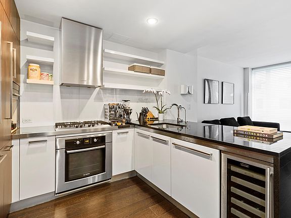 2nd image of 133 W 22nd St #4JJ