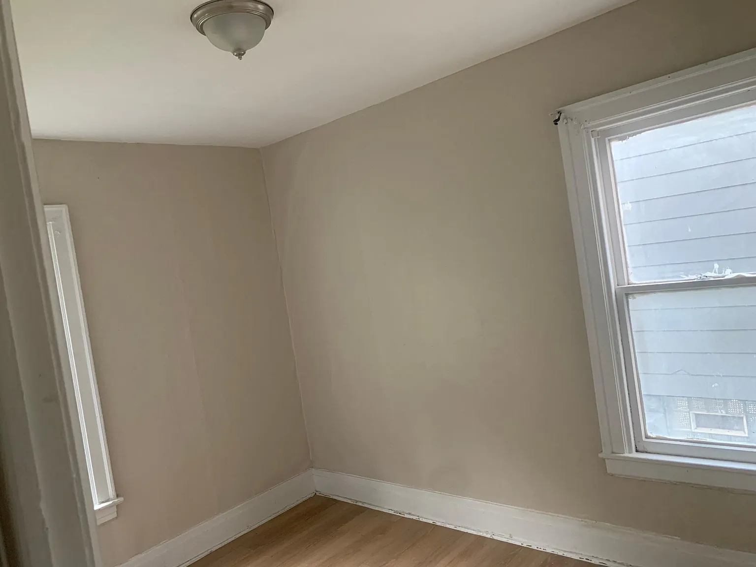 3 bed, $1,100 — Photo 3