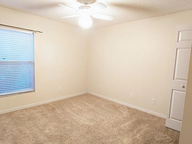 2097 Deercroft Dr — Photo 12
