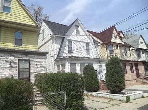 2nd image of 41 Saint Paul Ave