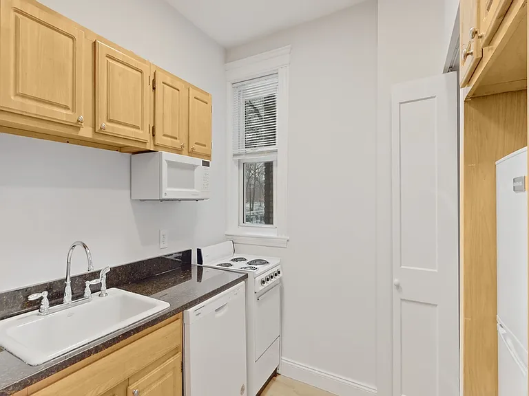 Standard Kitchen