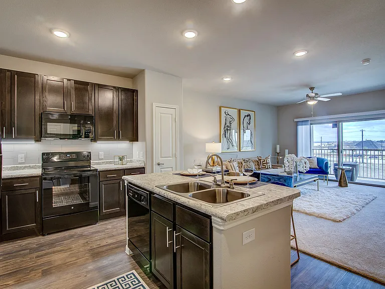 900 Gordon Heights Ln — Photo 32